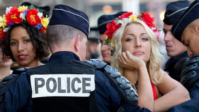 Mujeres que renuncian al feminismo hegemónico: las feministas reales
